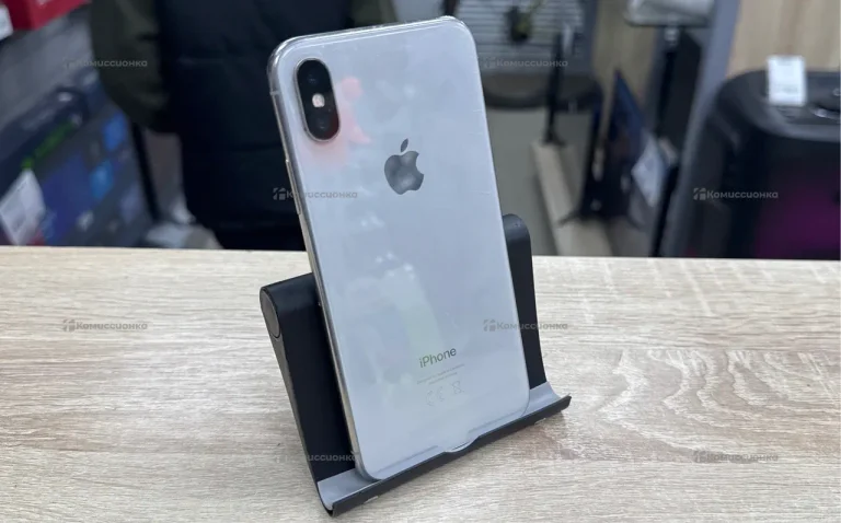 Apple iPhone X 3/64 ГБ