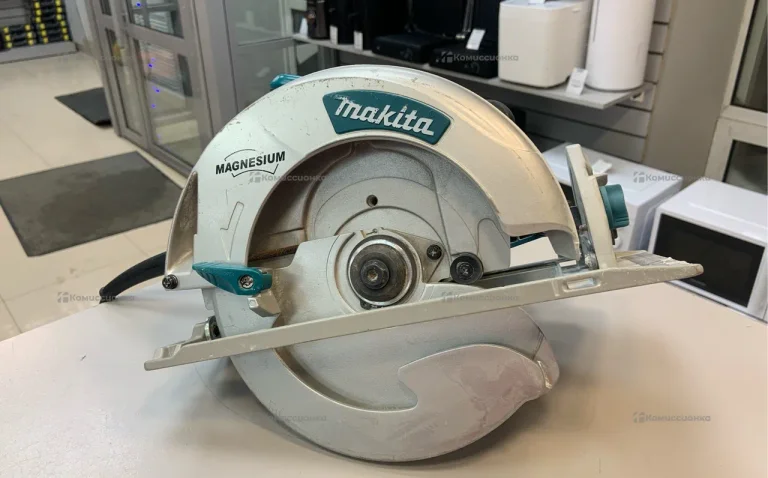 Циркулярная  пила Makita 500MG