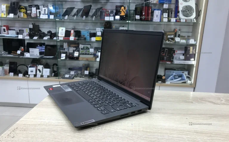 Ноутбук  LENOVO 82LM