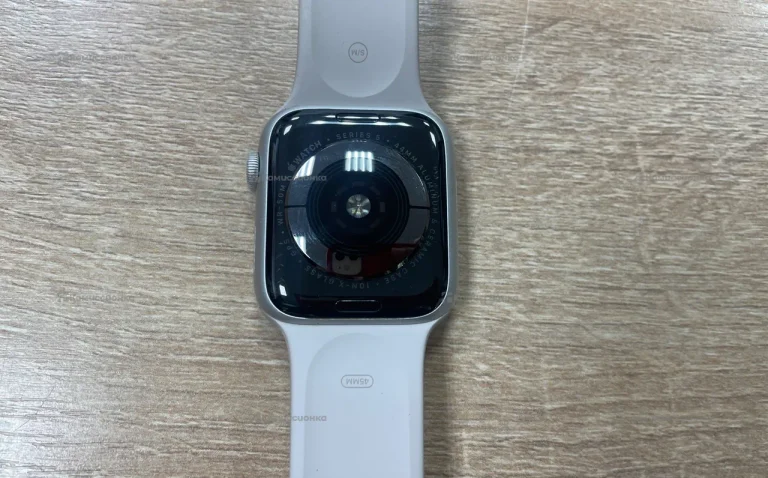 Часы Apple Watch Series 5 44mm