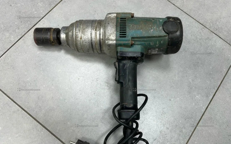 Гайковерт makita TW1000