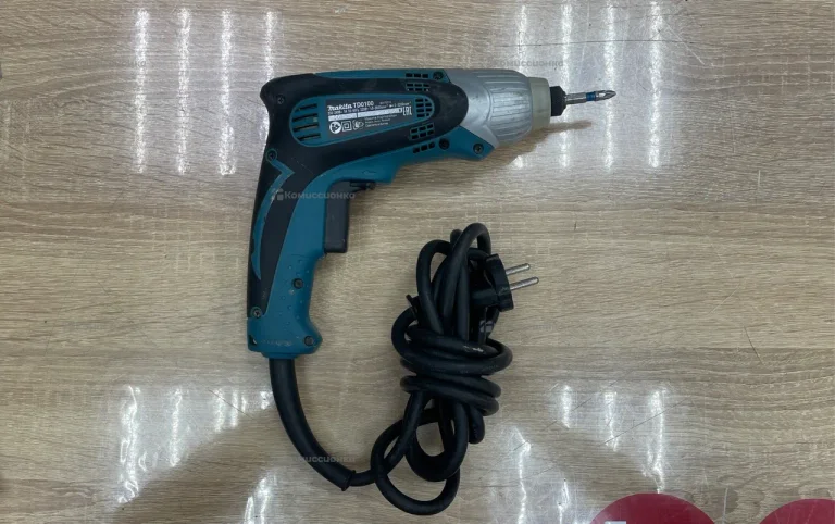 Винтоверт makita TD0100