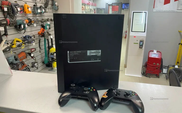Приставка Игровая приставка Xbox One Console Model
