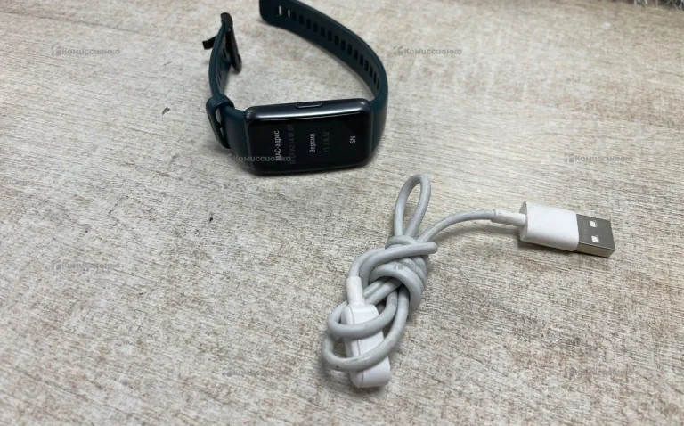 Часы  Huawei band 6