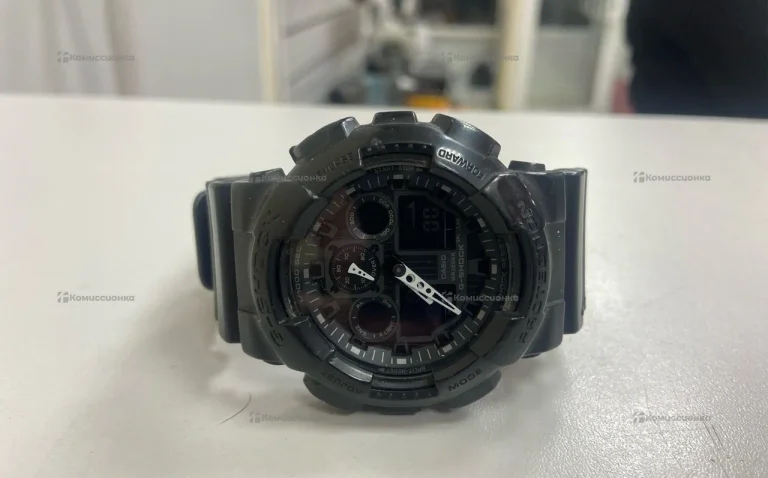Часы  Casio G-Shock GA-100