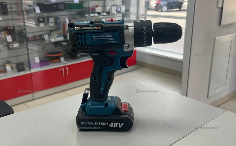 шуруповерт Bosch 48V.