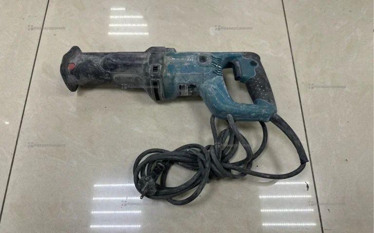 Пила сабля makita JR3050T