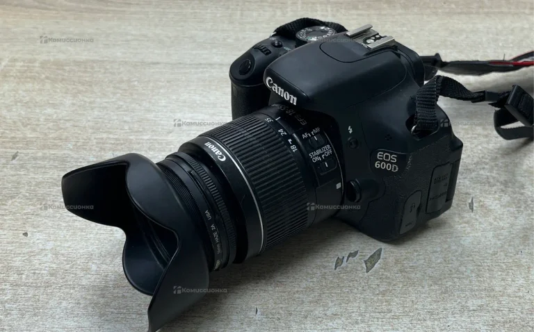 Фотоаппарат Canon EOS 600D