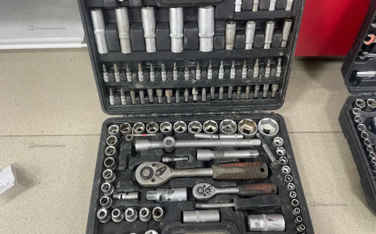 набор инструментов Tools