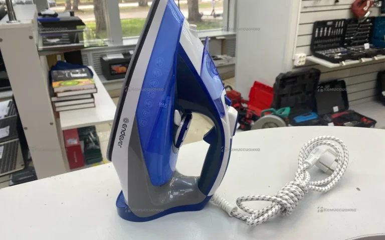 Утюг Endever Delta 217