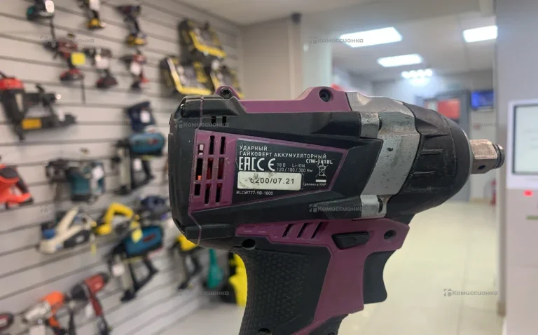 ударный гайковерт аккумуляторный Км Атом CIW-181L