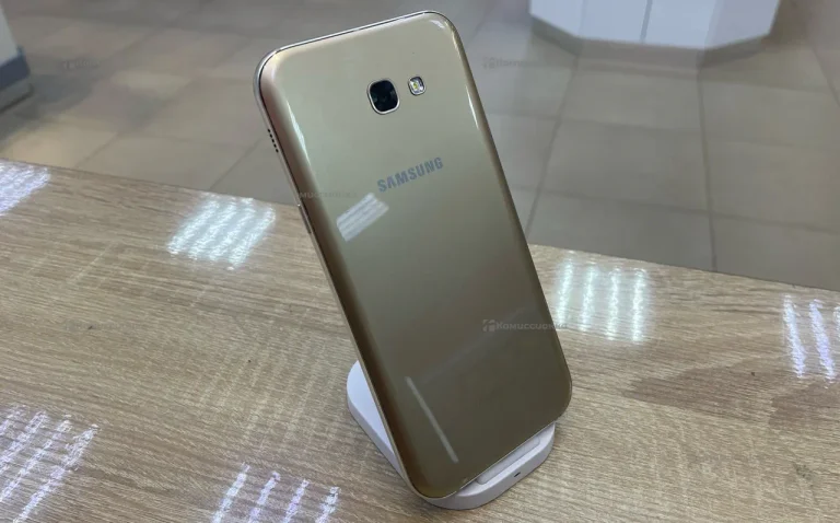 Samsung Galaxy A7 (2017) 3/32 ГБ