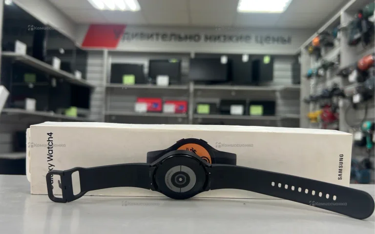 Часы  Samsung Galaxy Watch 4