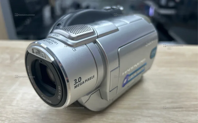 Видеокамера  SONY DCR-DVD405E
