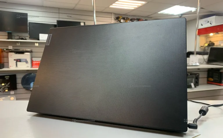 Ноутбук  Lenovo v15-G3 i5-1235u