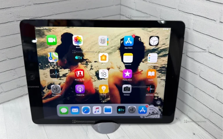 Планшет Apple iPad Air 16Gb Wi-Fi