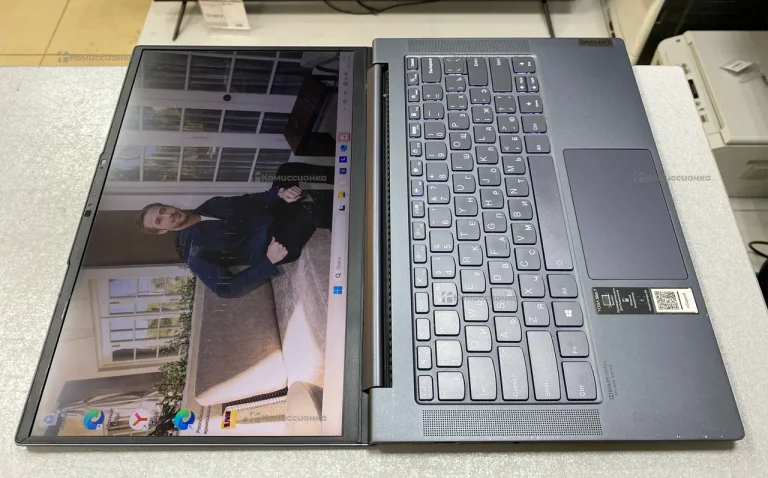 Ноутбук  Lenovo Yoga Slim 7 14ARE05