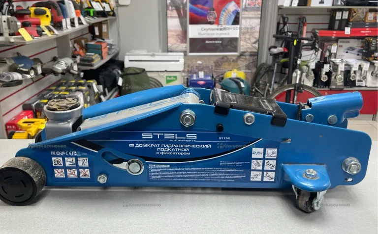 Домкрат гидравлический подкатной с фиксатором, 2,