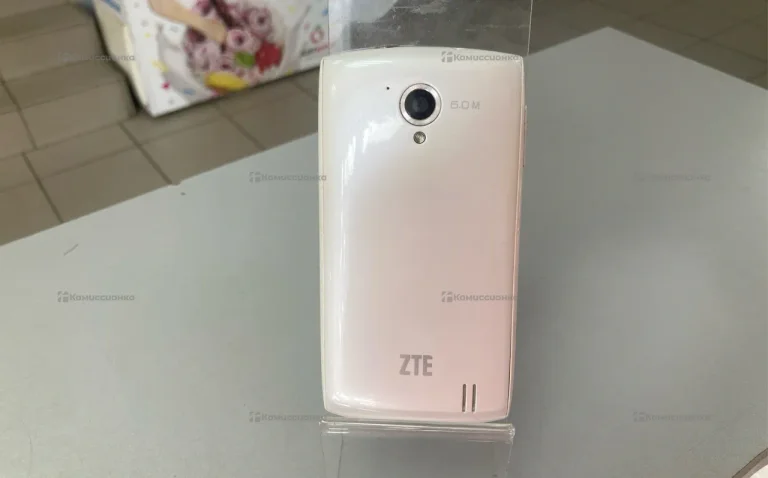 Телефон ZTE V881