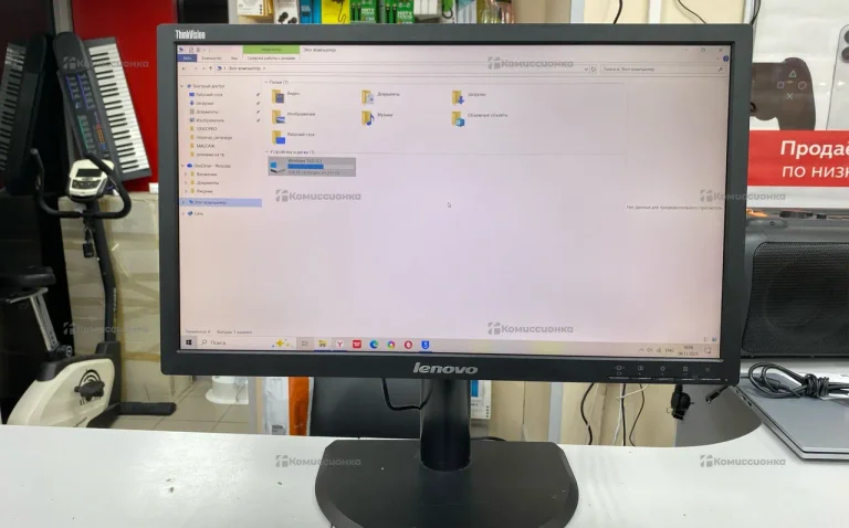 Монитор Lenovo