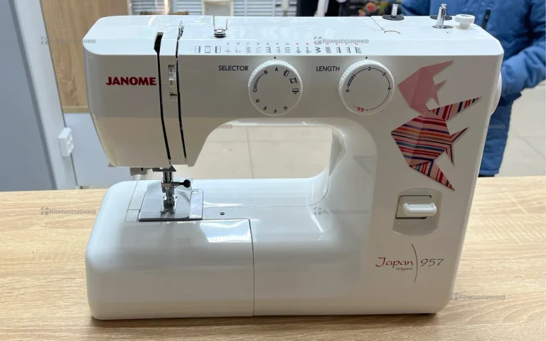 Швейная машина  Janome Japan 957