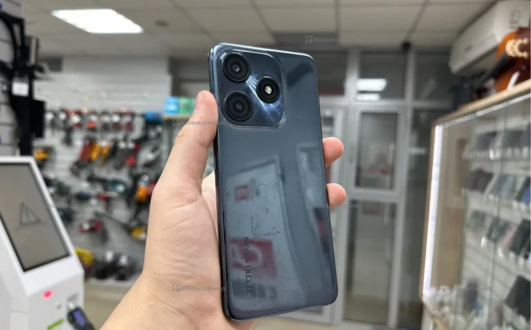 Tecno Spark 10C 4/128 ГБ