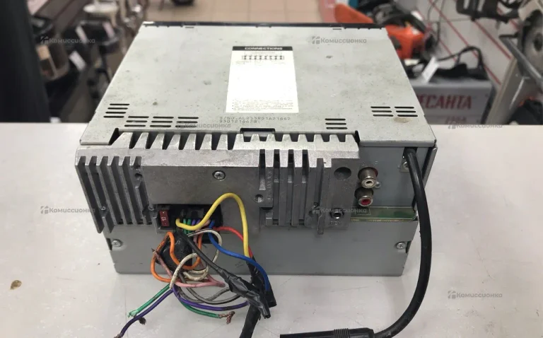 Автомагнитола  Alpine CDE-W233R