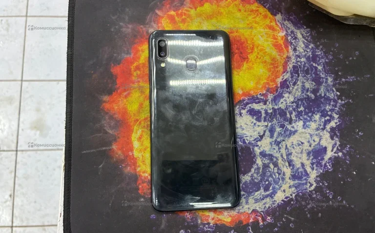 Samsung Galaxy A20 3/32 ГБ