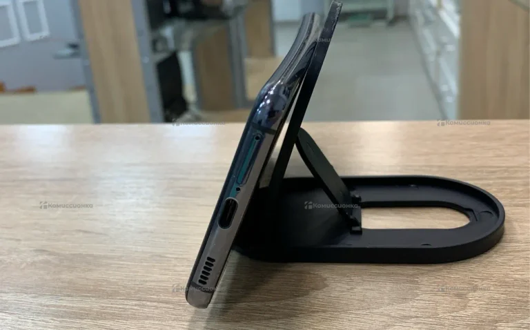 Samsung Galaxy S21 8/128 ГБ