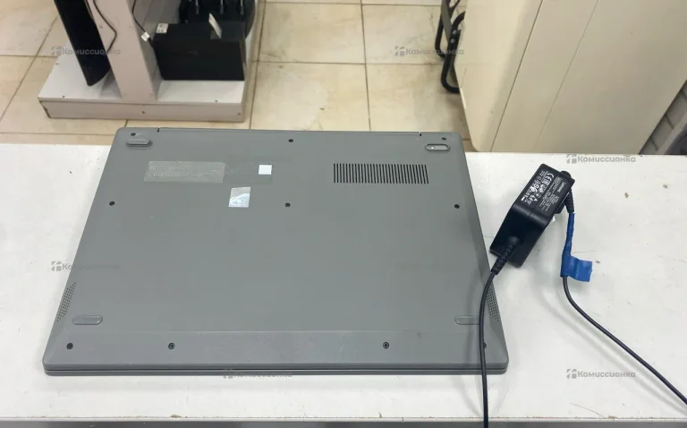 Ноутбук  LENOVO