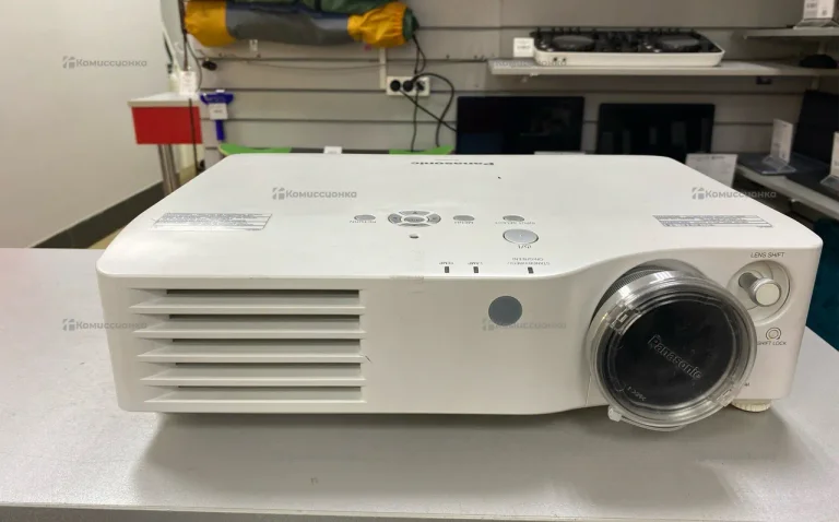 Проектор  Panasonic PT-AX200E