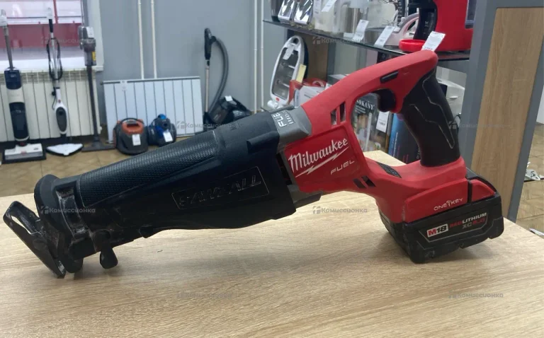 Аккумуляторная сабельная пила M18 sawzall