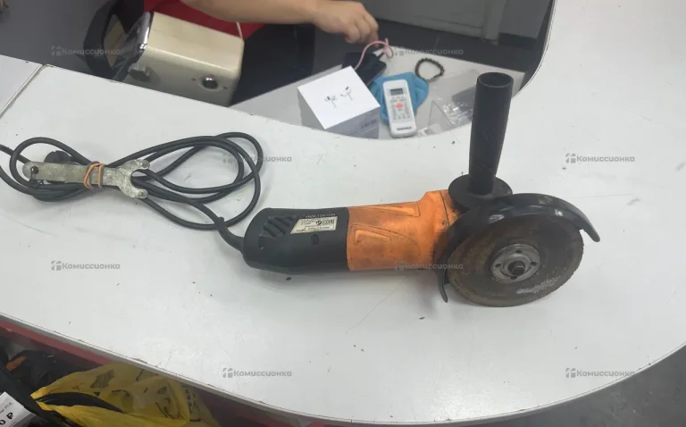 Углошлифовальная машина УШМ-125/800