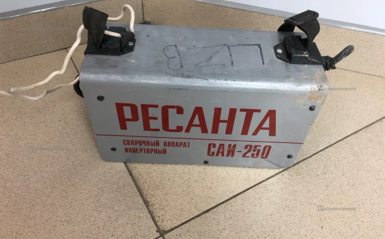 Сварочный аппарат РЕСАНТА САИ-250 (без проводов)