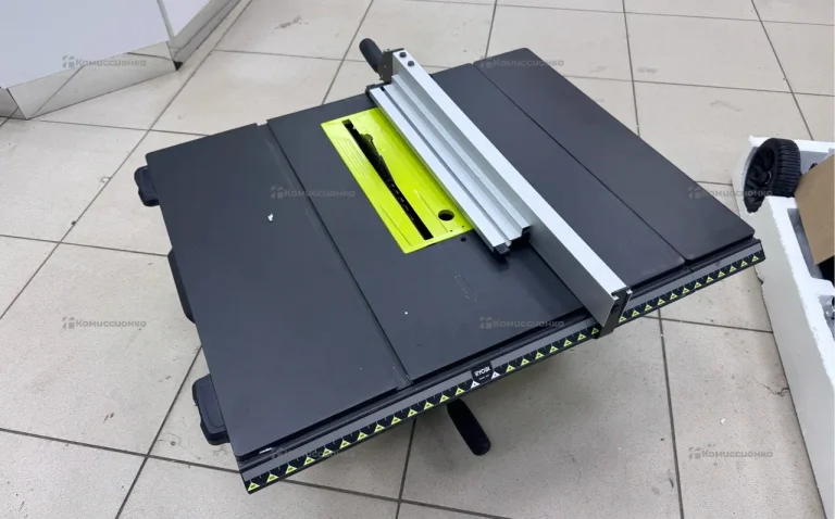 Распиловочный станок Ryobi RTS1800EF