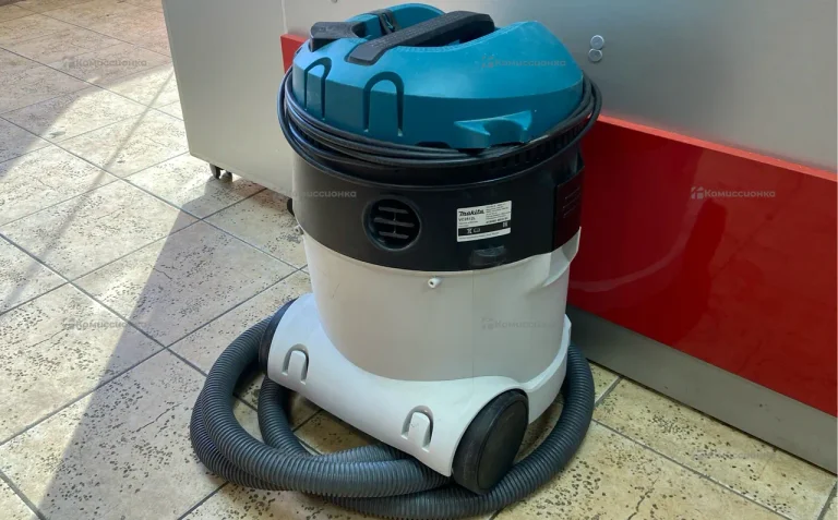 Строительный пылесос Makita VC2512L