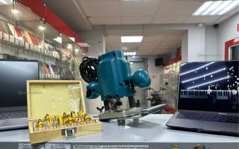 Фрезер makita 3620 с набором головок