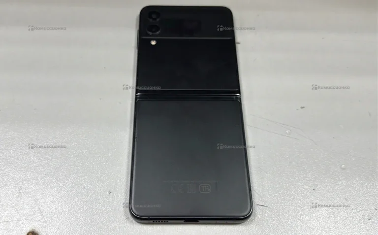 Samsung Galaxy Z Flip3 5G 8/128 ГБ