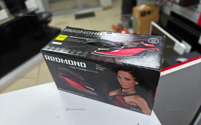 Утюг Redmond RI-C248