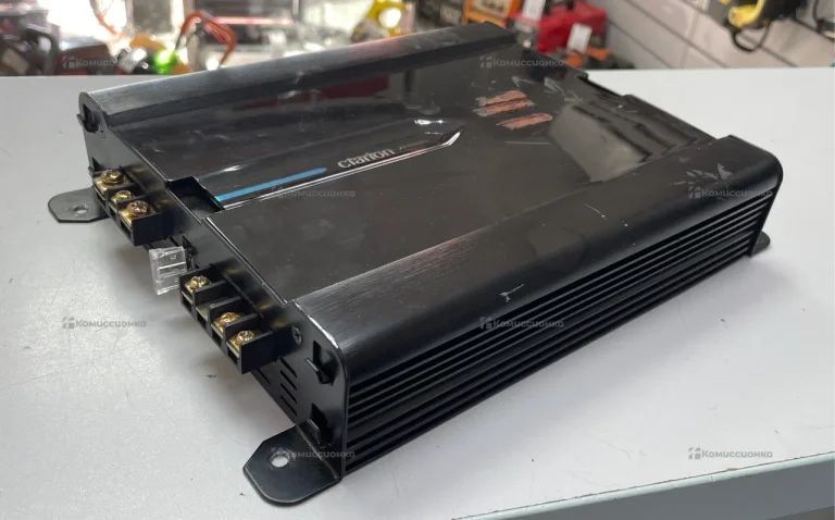 Усилитель  clarion xr2220