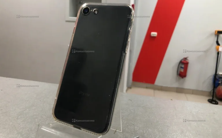 Apple iPhone 7 32 ГБ.