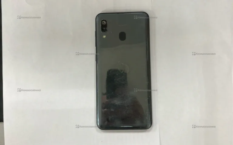 Samsung Galaxy A20 3/32 ГБ