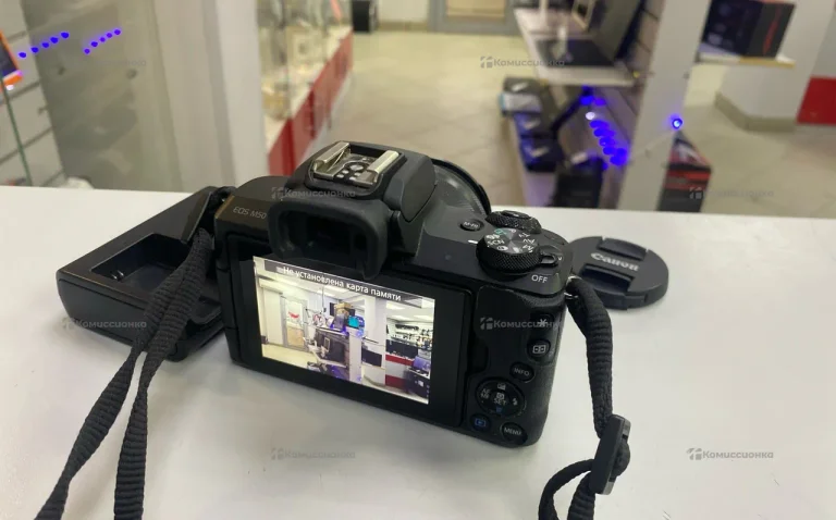 Фотоаппарат  Canon EOS M50 kit 15-45