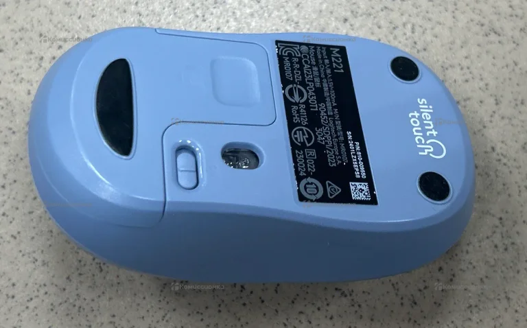 Мышка Logitech M221