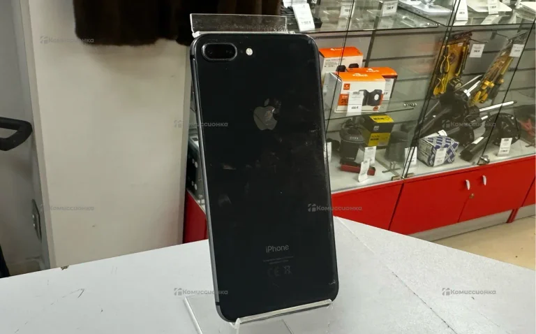 Apple iPhone 8 Plus 3/64 ГБ
