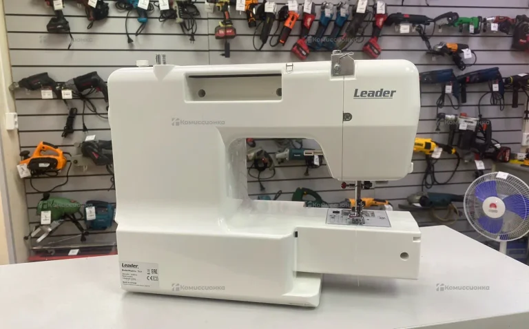 Швейная машина Leader Noir