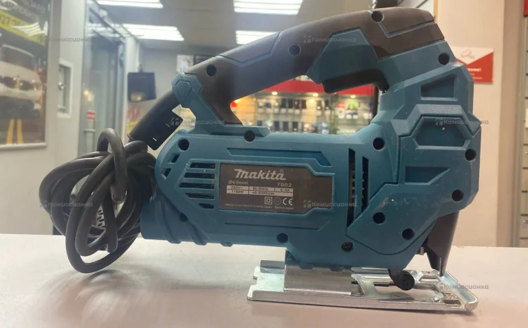 Электролобзик Makita 7002