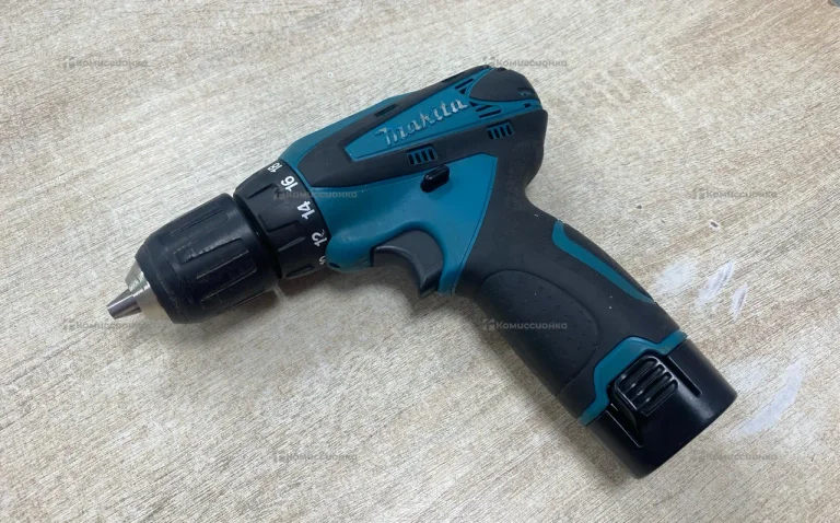 Дрель-шуруповерт makita DF330DW