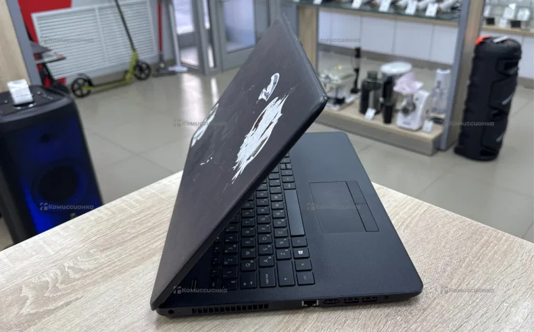 Ноутбук  HP Laptop 15-ra0xx