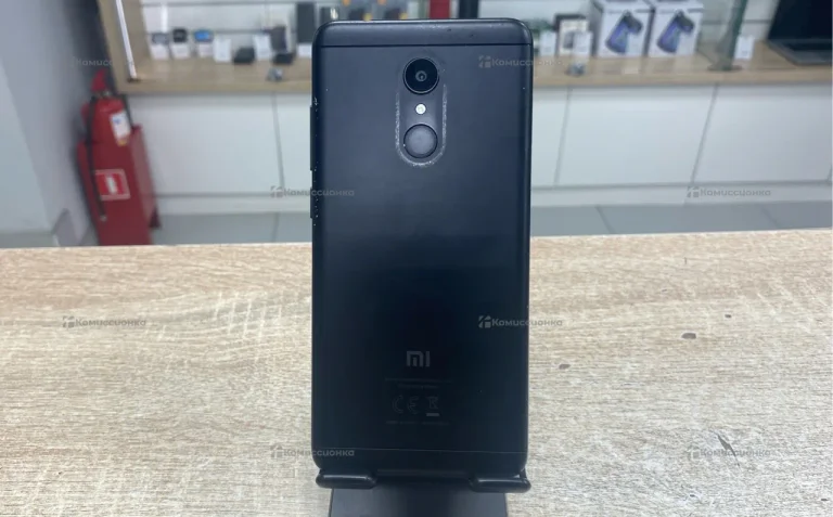 Xiaomi Redmi 5 3/32 ГБ